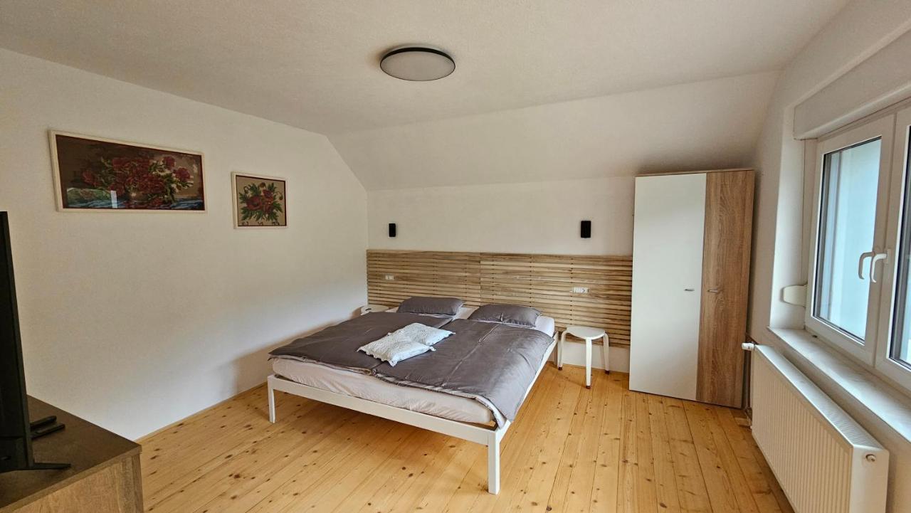 Apartma Sava-Stol Єсеніце Екстер'єр фото